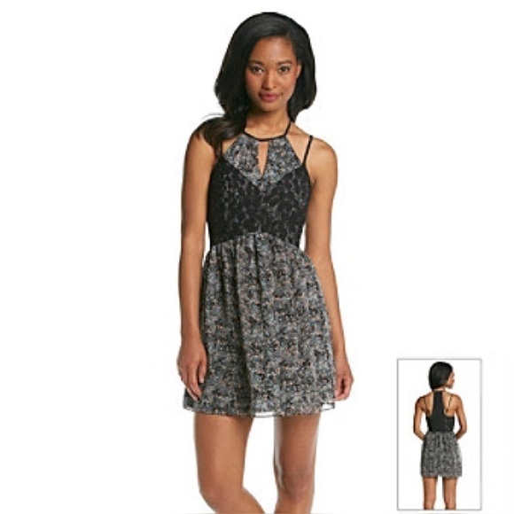 đź’•BCBGENERATIONđź’• Short Print Dress with Lace Trim 8 - Picture 3 of 6